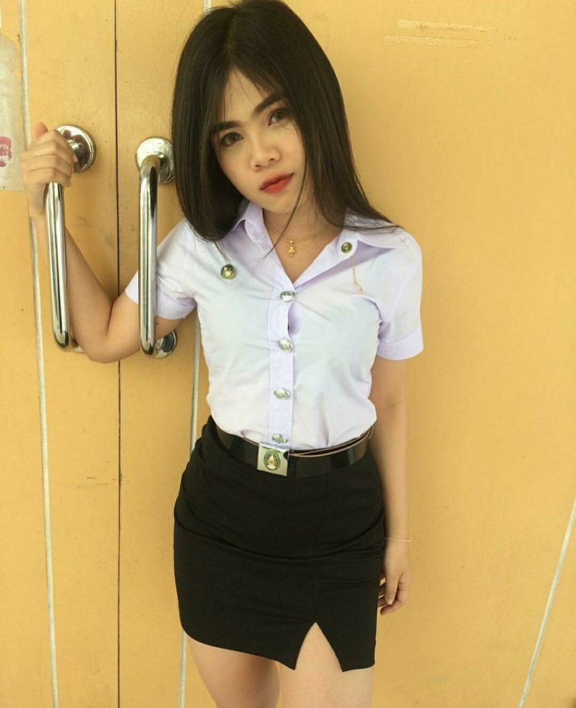 รูปสาวนักศึกษา