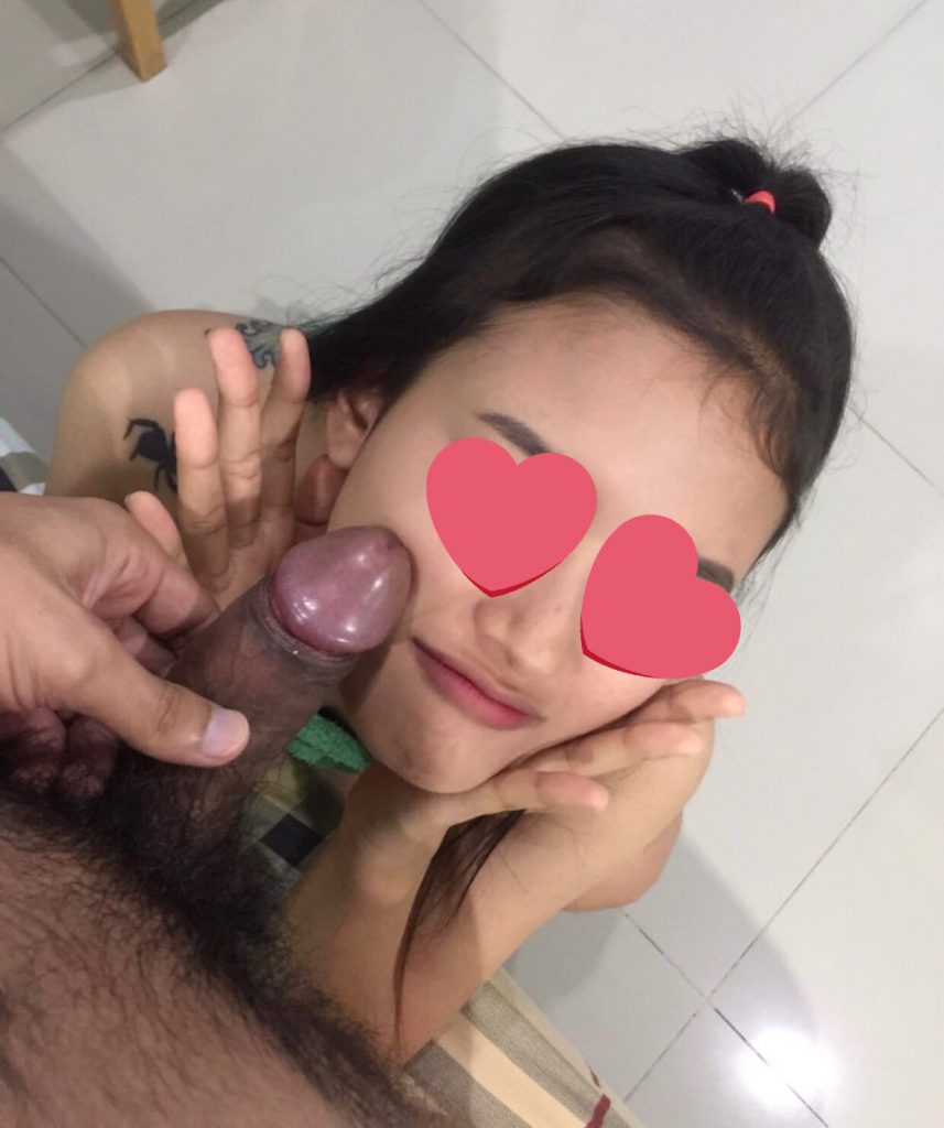 สาวทางบ้านโชว์รูปโป๊น่าเย็ดมาก