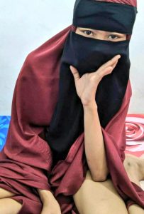 เห็นแต่งตัวมิดชิดแบบนี้ก็เงี่ยนเหมือนกัน