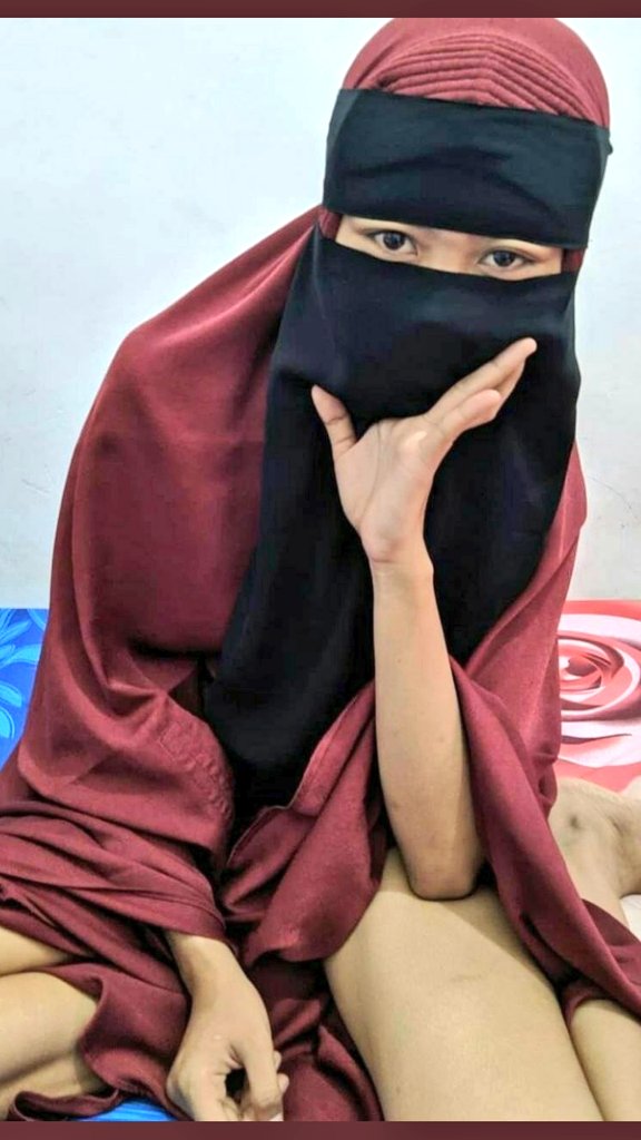 เห็นแต่งตัวมิดชิดแบบนี้ก็เงี่ยนเหมือนกัน