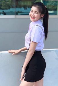 รูปสาวนักศึกษาน่ารัก