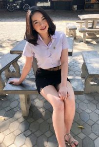 รูปสาวนักศึกษา